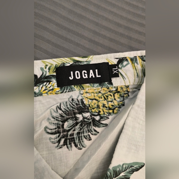 Button down, pineapple short set - Picture 4 of 4